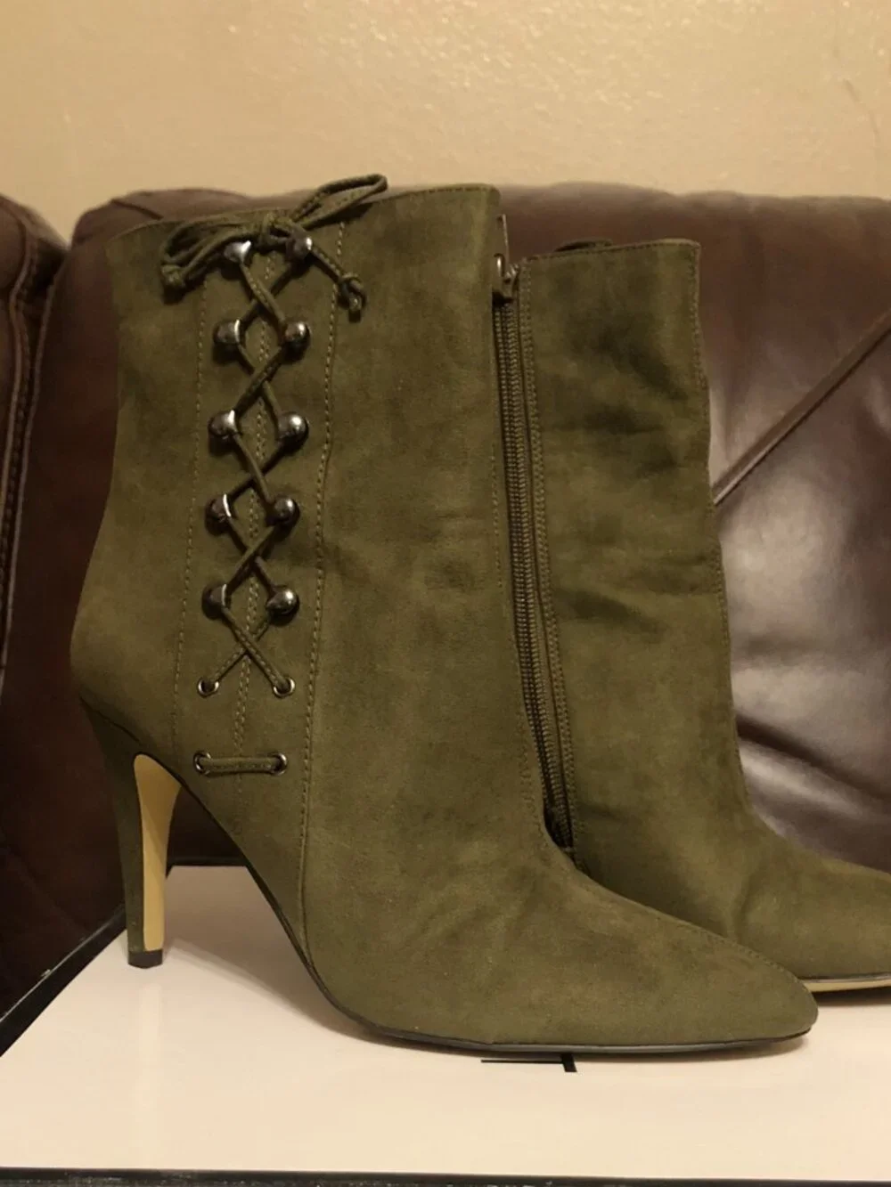 Nine West Gesao Olive Green Faux Suede Lace-Up Heeled Ankle Booties Size 8